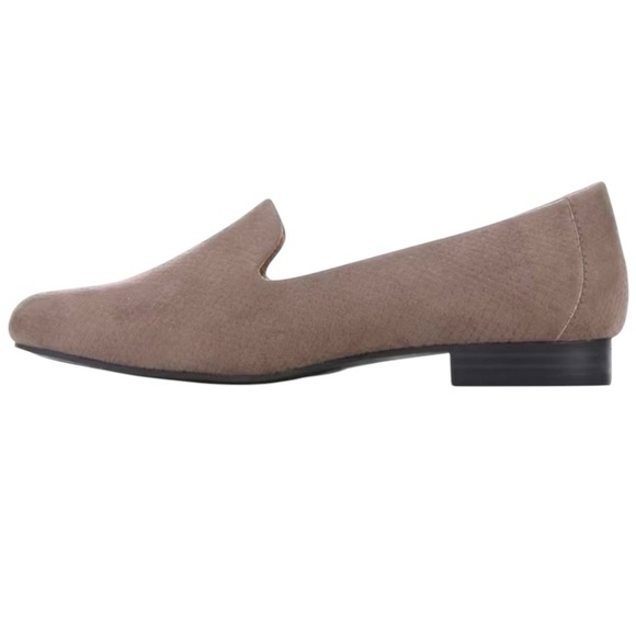 Me Too Sutton Flats in Desert Taupe Size 8 - Picture 3 of 6